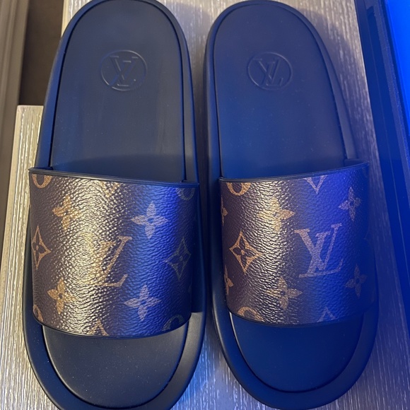 Louis Vuitton Sunbath Flat Mule - Picture 1 of 4